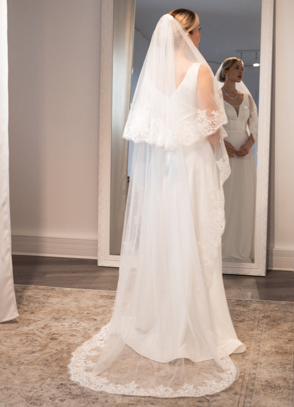 Veil with lace with 2 ruffles